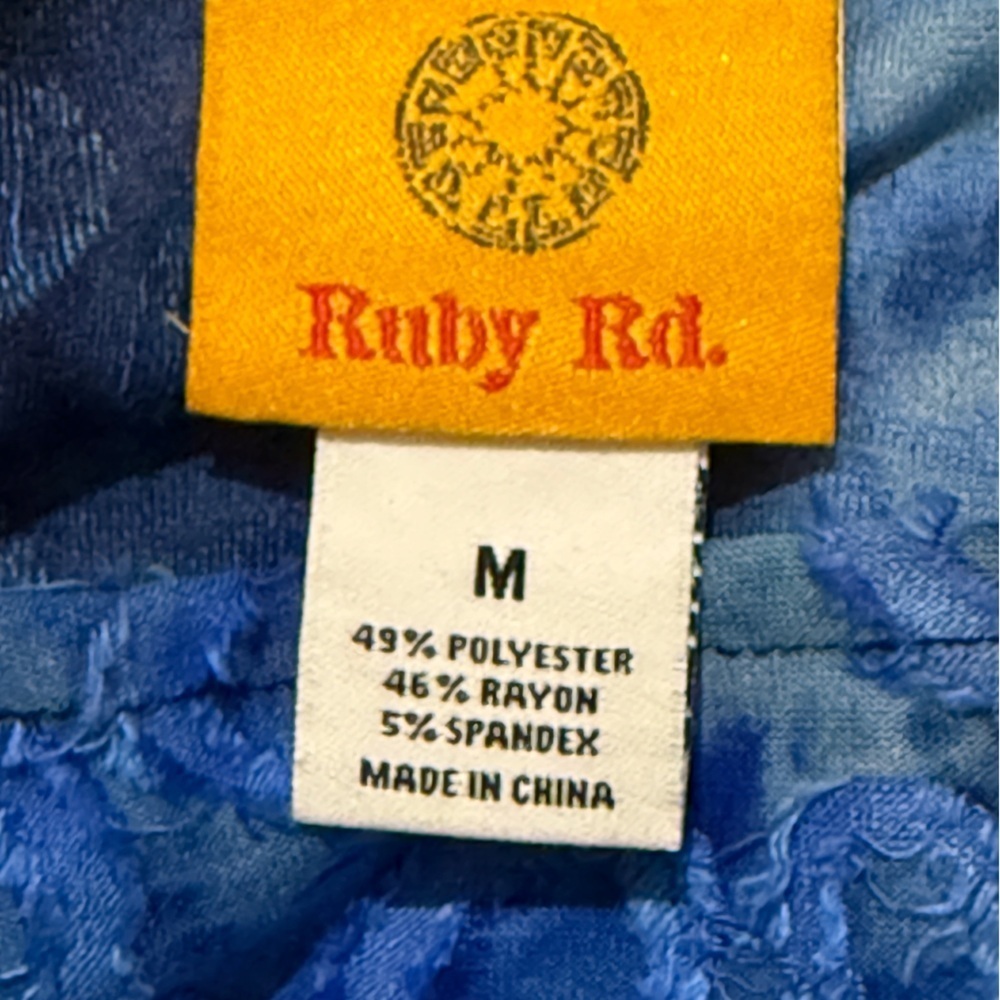 Ruby Rd. Textured, Blue Patterned Three Fourth Sleeved Top. Sz M. - Picture 6 of 6